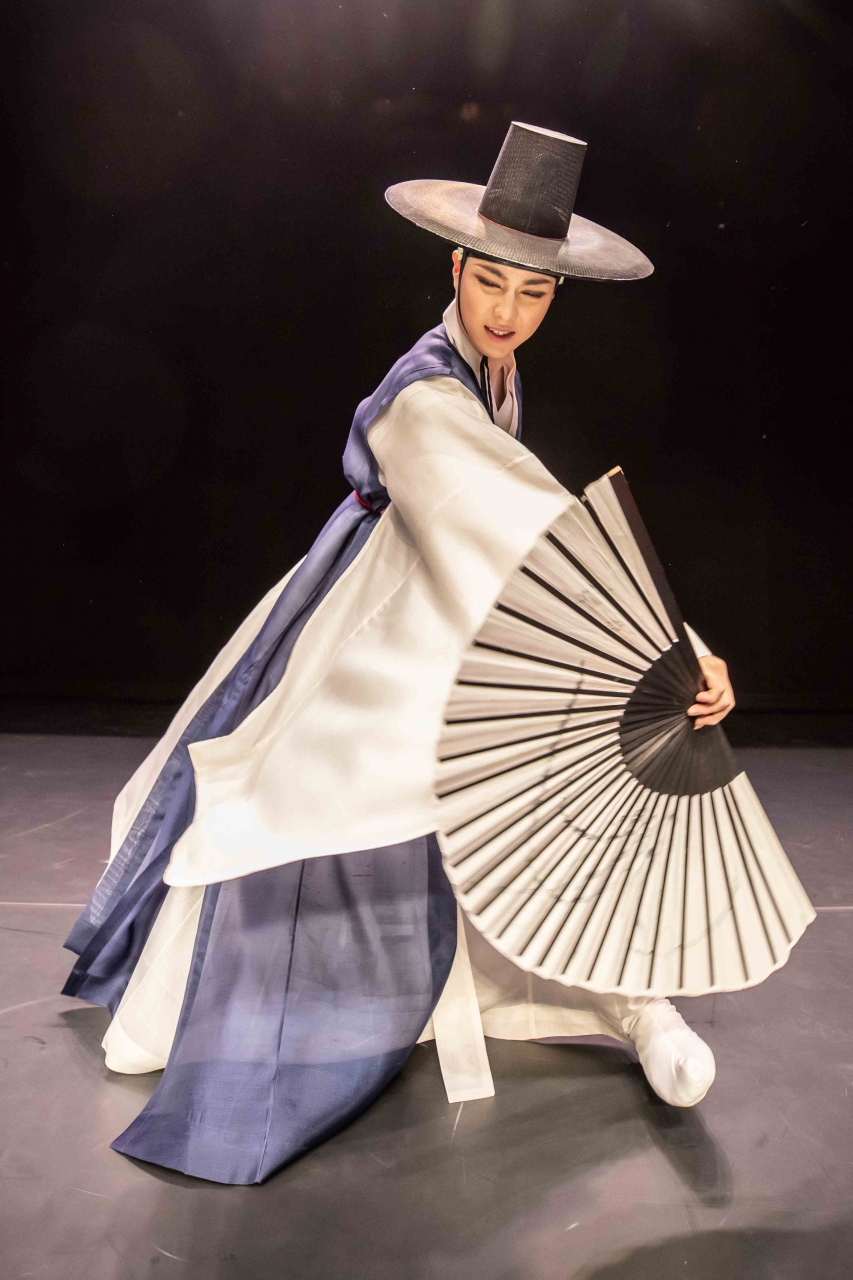             “IL SOGNO DEL PRINCIPE” L'esibizione di danza con gli 'Hanbok' Coreani apr