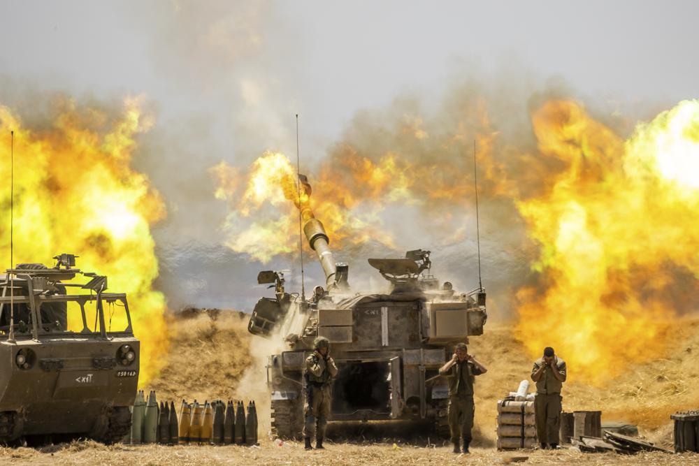 Striscia di Gaza: Combattimenti israelo-palestinesi si intensificano mentre un comandante di Hamas è 