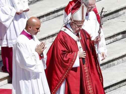 "Codice Ratzinger": il piccolo catechismo del sedevuotista A. Cionci contro Papa Francesco