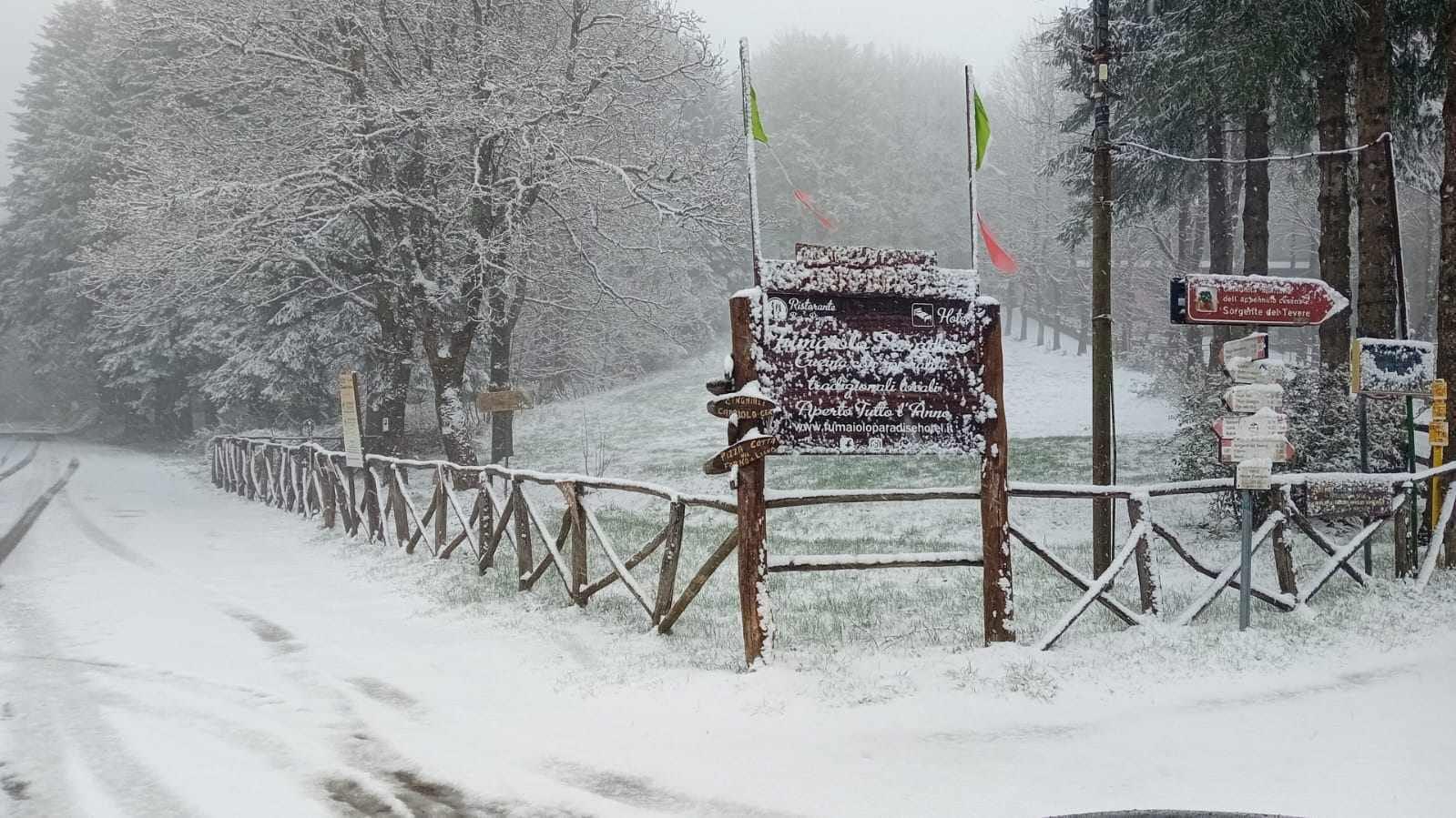 In Emilia-Romagna ora la primavera si traveste da inverno: temporali, vento e anche neve in montagna