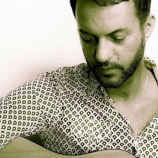Alex Di Maggio  -“Sei una donna e una bambina”