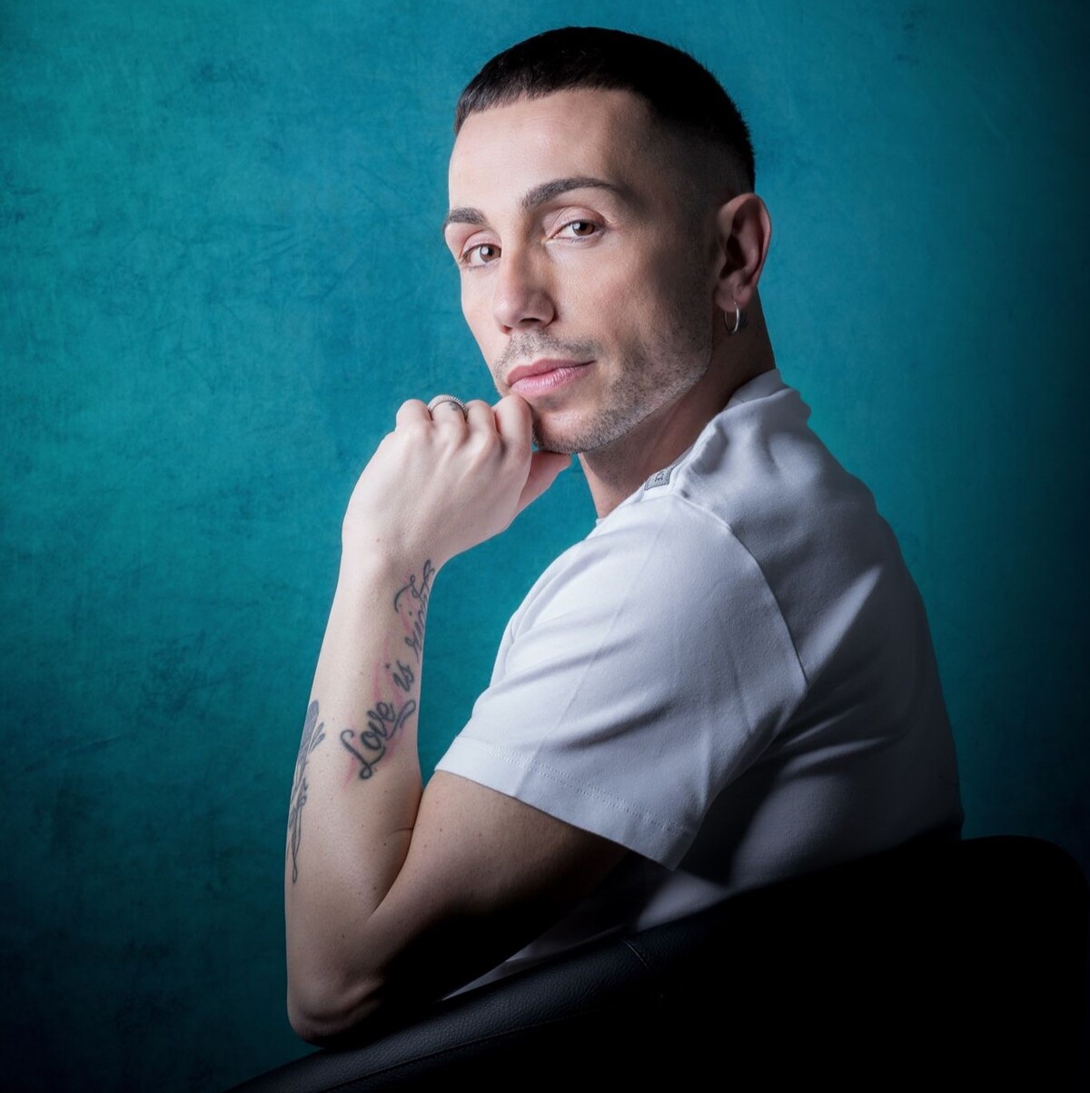 “Love Yourself”, il nuovo singolo di Manuel Aspidi