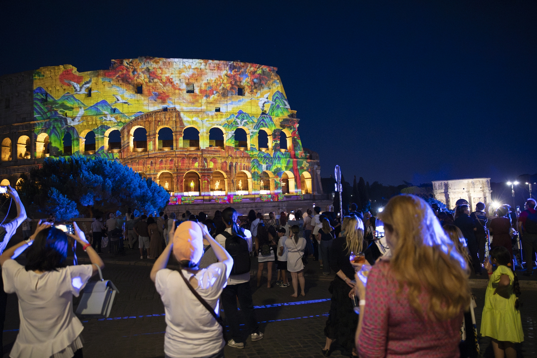 Luce e creatività sul Colosseo: artisti italiani e coreani inaugurano l’Anno dello Scambio Culturale 