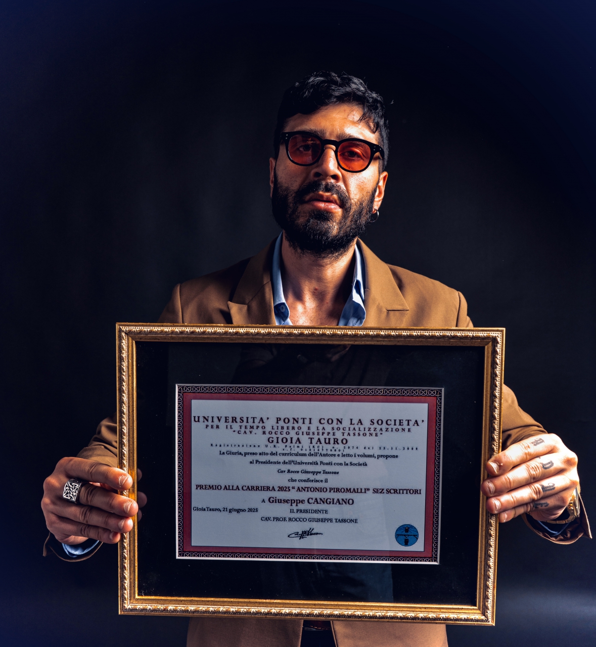 Giuseppe Cangiano: uno scrittore controverso