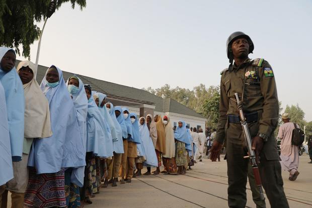 Nigeria: Un funzionario nigeriano conferma che 279 studentesse sono state rilasciate 4 giorni dopo un