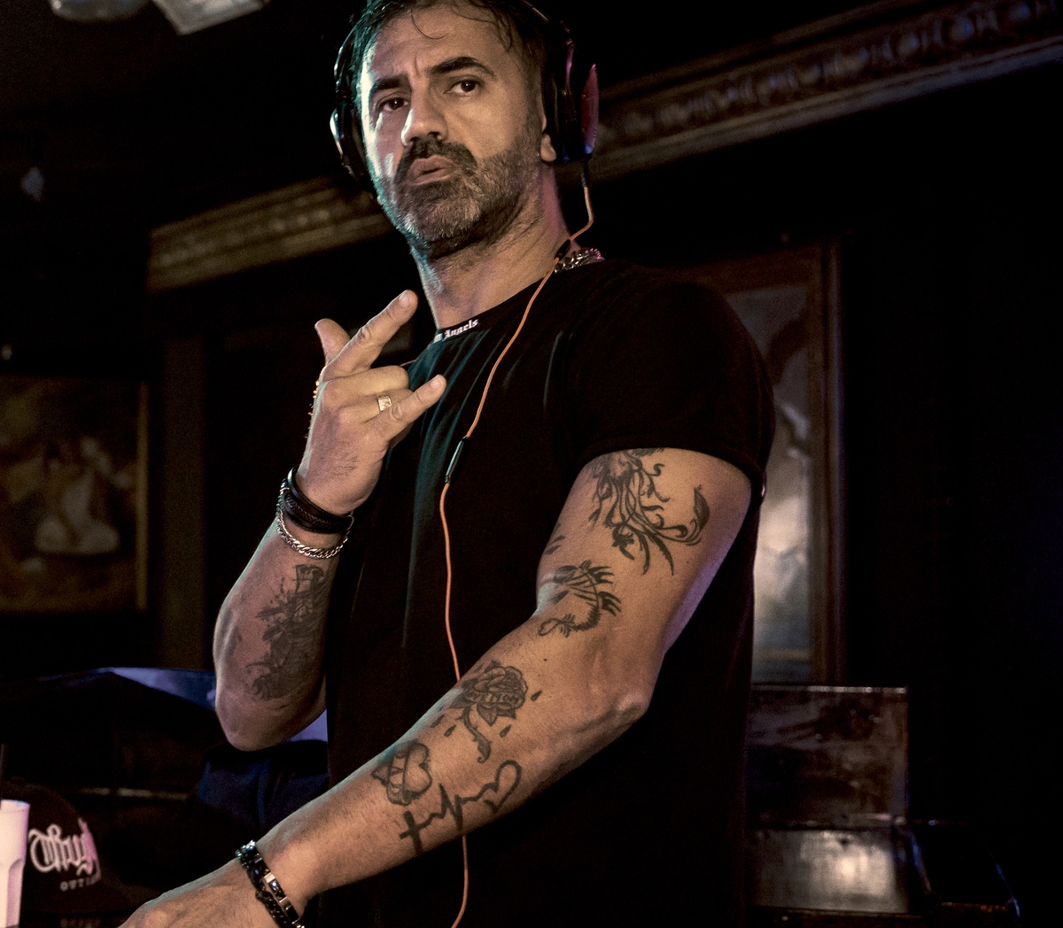 Il suono di T.N.Y. riparte da un incontro inatteso con Awa Fall e Ivan Stray