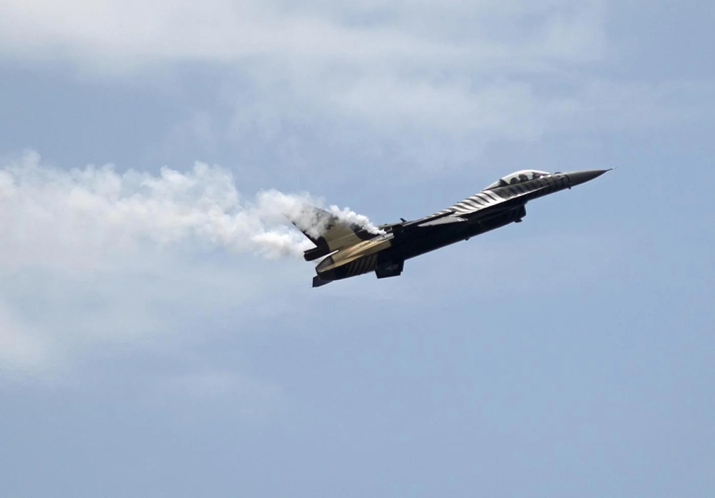 Turchia: Primi attacchi aerei turchi sulla zona curda delle Forze Democratiche Siriane (SDF) in Siria