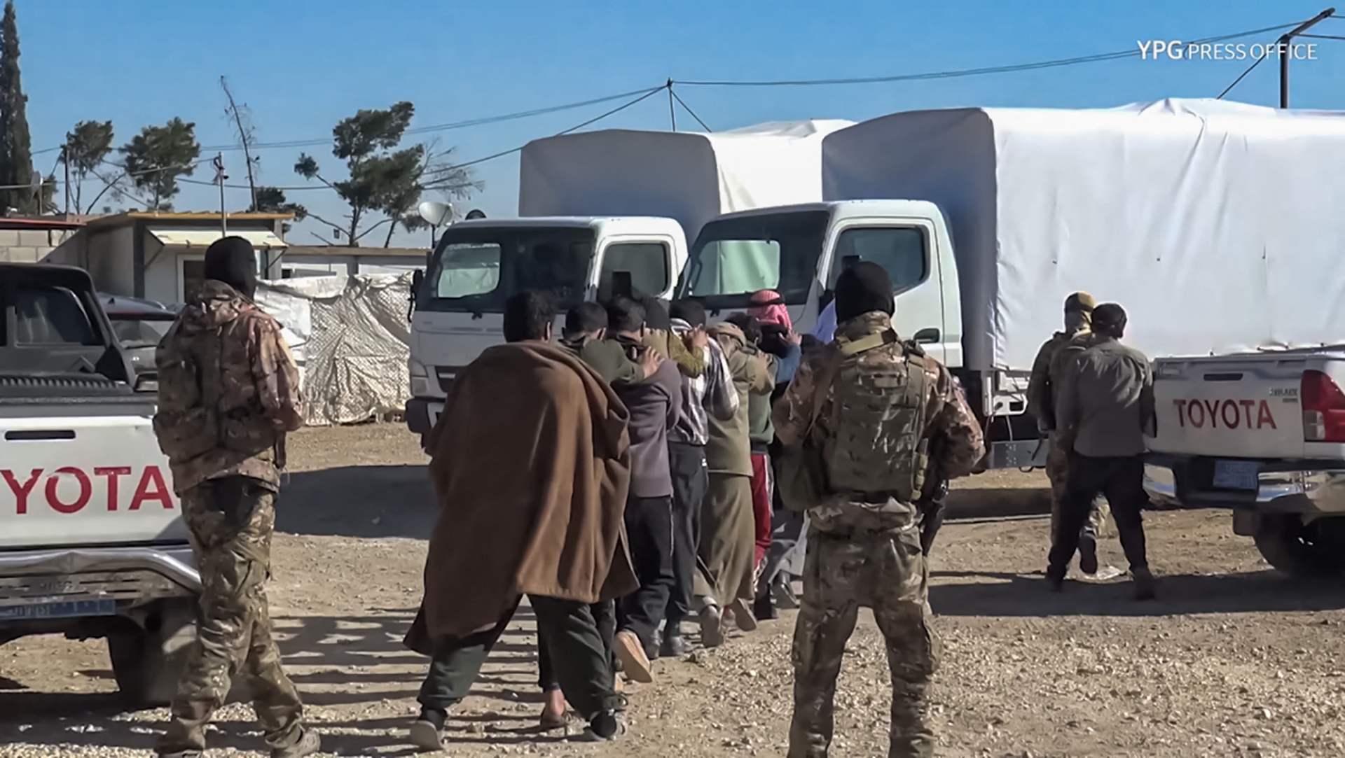 Siria: Forze curde siriani arrestano diverse persone in una operazione anti ISIS nel campo al-Hol