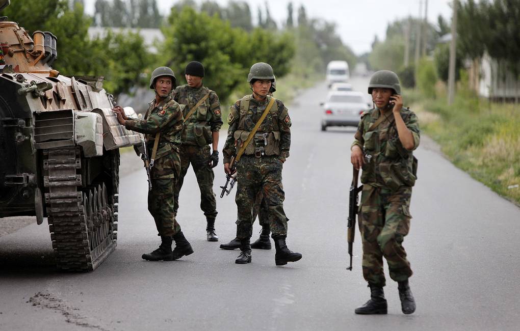 Kirghizistan e Tagikistan accettano il cessate il fuoco dopo gli scontri al confine